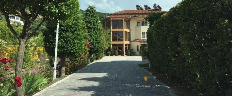 Rritja E Koranit Hotel Tushemisht Exterior foto
